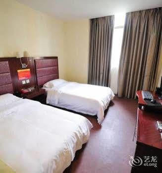 Liuzhou Jinbaili Hotel Esterno foto